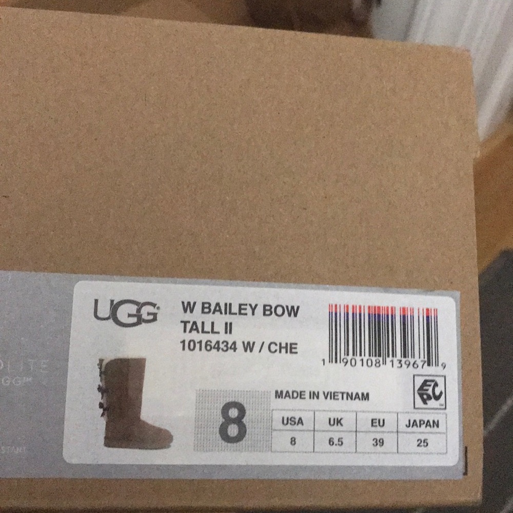 Tall Bailey Bow Uggs - Picture 8 of 8